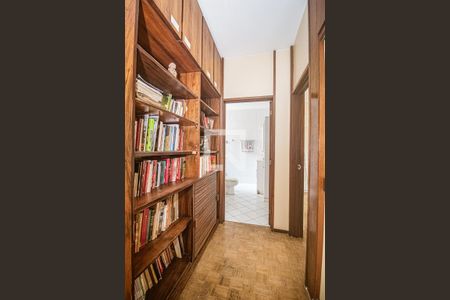 Apartamento à venda com 156m², 4 quartos e 2 vagas Apartamento à venda com 156m², 4 quartos e 2 vagasCorredor