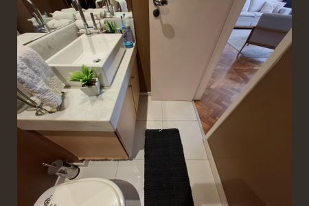 Apartamento à venda com 130m², 2 quartos e sem vagaLavabo 