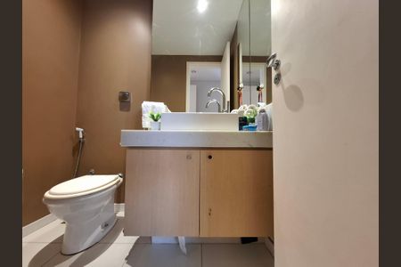 Apartamento à venda com 130m², 2 quartos e sem vagaLavabo 