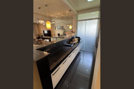 Cozinha de apartamento à venda com 2 quartos, 100m² em Tamboré, Santana de Parnaíba