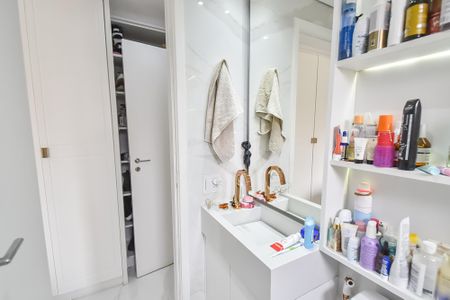 Apartamento à venda com 65m², 2 quartos e 1 vagaBanheiro da suíte