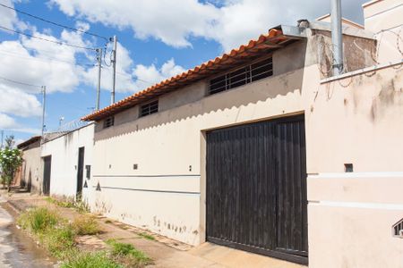 Casa para alugar com 100m², 2 quartos e 1 vagaFachada