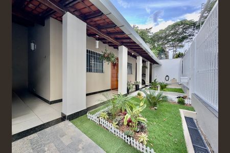 Casa à venda com 360m², 5 quartos e 4 vagasÁrea externa