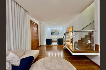 Sala de casa à venda com 5 quartos, 360m² em Planalto, Belo Horizonte