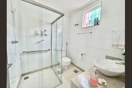 Casa à venda com 360m², 5 quartos e 4 vagasBanheiro