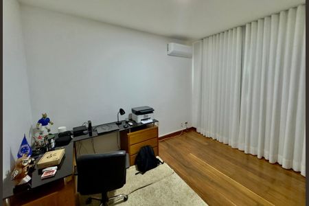Casa à venda com 360m², 5 quartos e 4 vagasQuarto