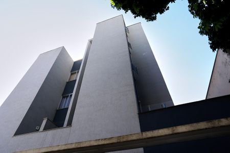Apartamento para alugar com 56m², 2 quartos e 2 vagasFachada
