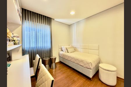 Quarto de apartamento à venda com 4 quartos, 276m² em Funcionários, Belo Horizonte