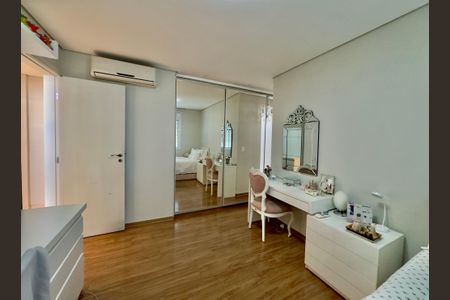 Apartamento à venda com 276m², 4 quartos e 5 vagasQuarto