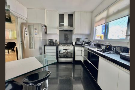 Cozinha de apartamento à venda com 4 quartos, 276m² em Funcionários, Belo Horizonte