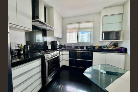 Cozinha de apartamento à venda com 4 quartos, 276m² em Funcionários, Belo Horizonte
