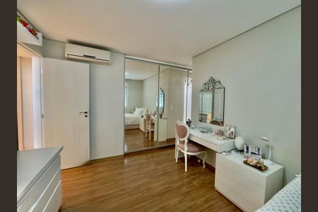 Apartamento à venda com 276m², 4 quartos e 5 vagasQuarto