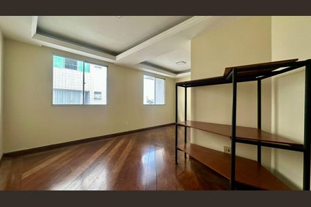 Sala  de apartamento para alugar com 3 quartos, 90m² em Alto Barroca, Belo Horizonte