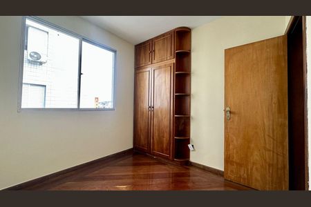 Quarto  de apartamento para alugar com 3 quartos, 90m² em Alto Barroca, Belo Horizonte
