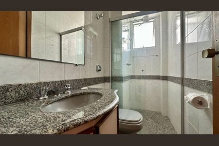 Apartamento para alugar com 90m², 3 quartos e 2 vagasBanheiro 