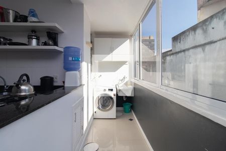 Apartamento para alugar com 147m², 3 quartos e sem vagaCozinha e Área de Serviço