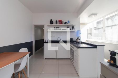 Apartamento para alugar com 147m², 3 quartos e sem vagaCozinha e Área de Serviço
