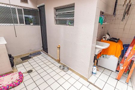 Casa à venda com 92m², 2 quartos e sem vagaÁrea de Serviço e Quintal