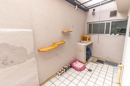 Casa à venda com 92m², 2 quartos e sem vagaÁrea de Serviço e Quintal