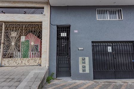 Casa para alugar com 40m², 1 quarto e sem vaga Casa para alugar com 40m², 1 quarto e sem vagaFachada