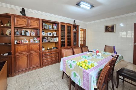 Casa à venda com 275m², 3 quartos e 4 vagas Casa à venda com 275m², 3 quartos e 4 vagasCopa