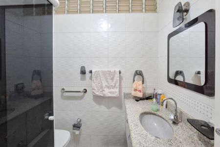 Casa à venda com 275m², 3 quartos e 4 vagas Casa à venda com 275m², 3 quartos e 4 vagasBanheiro Social