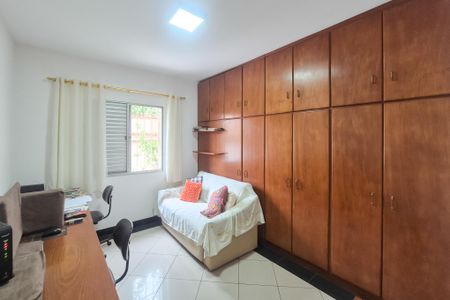 Casa à venda com 275m², 3 quartos e 4 vagas Casa à venda com 275m², 3 quartos e 4 vagasQuarto 1