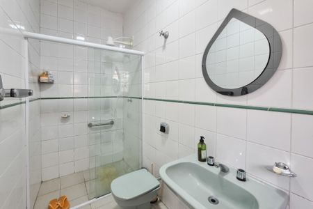 Casa à venda com 275m², 3 quartos e 4 vagas Casa à venda com 275m², 3 quartos e 4 vagasBanheiro de serviço