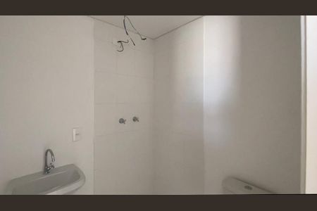 Banheiro  de apartamento à venda com 1 quarto, 33m² em Vila Nair, São Paulo