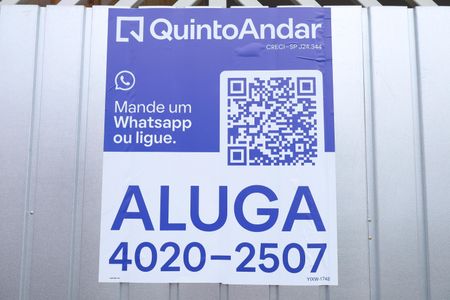 Casa para alugar com 137m², 2 quartos e 1 vagaPlaca instalada no portão do imóvel - Código da placa: YIXW-1742