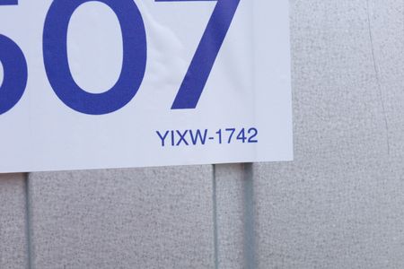 Casa para alugar com 137m², 2 quartos e 1 vagaPlaca instalada no portão do imóvel - Código da placa: YIXW-1742