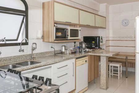 Apartamento à venda com 183m², 4 quartos e 3 vagasCozinha