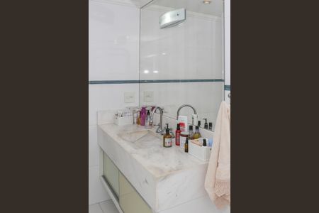 Apartamento à venda com 183m², 4 quartos e 3 vagasBanheiro da Suíte 1