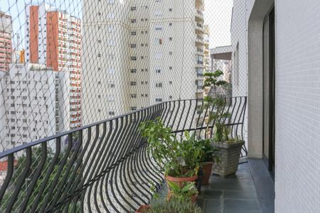 Apartamento à venda com 183m², 4 quartos e 3 vagasSacada