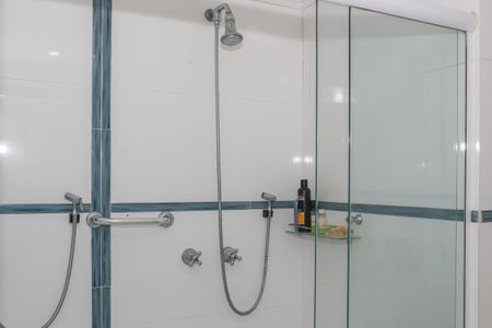 Apartamento à venda com 183m², 4 quartos e 3 vagasBanheiro da Suíte 1