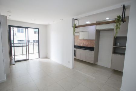 Sala de apartamento para alugar com 2 quartos, 72m² em Jacarepaguá, Rio de Janeiro