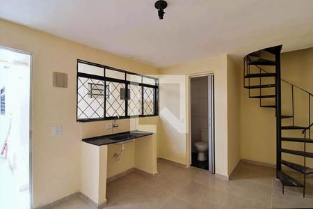 Sala/Cozinha de casa para alugar com 1 quarto, 40m² em Jardim Vazani, São Paulo