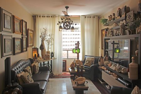 Sala de apartamento para alugar com 3 quartos, 150m² em Gonzaga, Santos