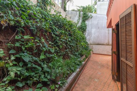 Quintal dos Fundos de casa à venda com 3 quartos, 245m² em Alto da Lapa, São Paulo