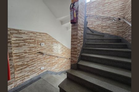 Apartamento à venda com 60m², 2 quartos e 1 vagaEscadas 