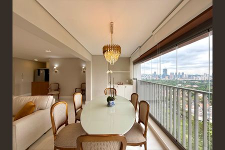 Apartamento à venda com 95m², 2 quartos e 1 vaga Apartamento à venda com 95m², 2 quartos e 1 vagaSala