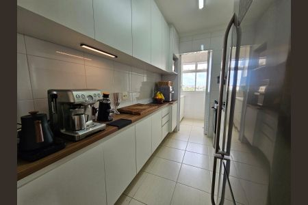 Apartamento à venda com 68m², 2 quartos e 2 vagasCozinha