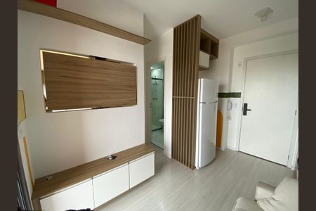 Sala de kitnet/studio para alugar com 1 quarto, 28m² em Chácara Santo Antônio (zona Sul), São Paulo