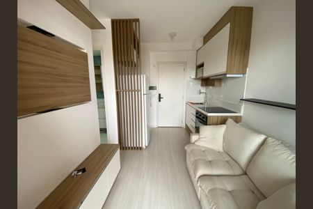 Sala de kitnet/studio para alugar com 1 quarto, 28m² em Chácara Santo Antônio (zona Sul), São Paulo