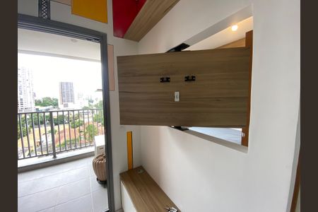 Studio para alugar com 28m², 1 quarto e sem vagaPainel de TV rotativo sala/quarto