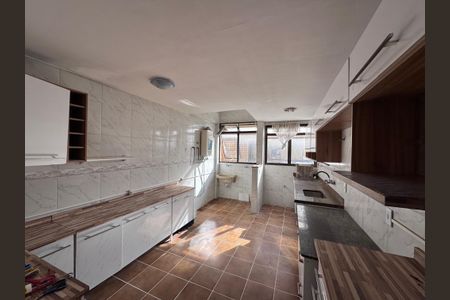 Apartamento para alugar com 108m², 2 quartos e 1 vaga Apartamento para alugar com 108m², 2 quartos e 1 vagaCozinha e Área de Serviço