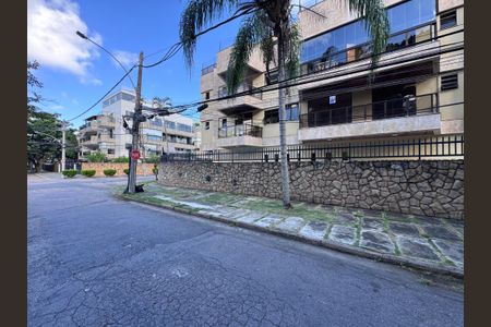 Apartamento para alugar com 108m², 2 quartos e 1 vaga Apartamento para alugar com 108m², 2 quartos e 1 vagaFachada