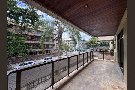 Apartamento para alugar com 108m², 2 quartos e 1 vaga Apartamento para alugar com 108m², 2 quartos e 1 vagaVaranda