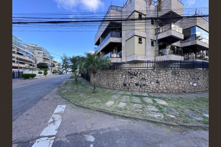 Apartamento para alugar com 108m², 2 quartos e 1 vaga Apartamento para alugar com 108m², 2 quartos e 1 vagaFachada