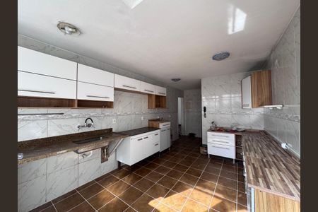 Apartamento para alugar com 108m², 2 quartos e 1 vaga Apartamento para alugar com 108m², 2 quartos e 1 vagaCozinha e Área de Serviço